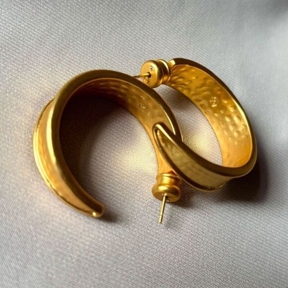 Brand new! $195 Julie Vos Loop Earrings Color: blue gold - Picture 5 of 7